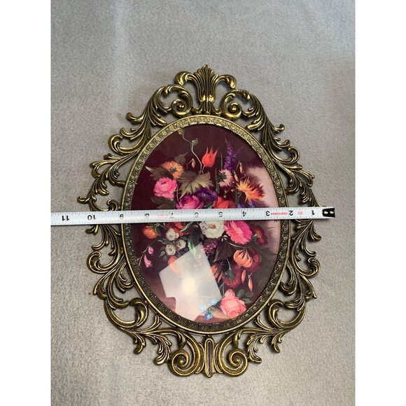 Vintage Brass Oval Ornate Convex Flowers Picture Frame Made in Italy 13.5" x 10" - Picture 6 of 8